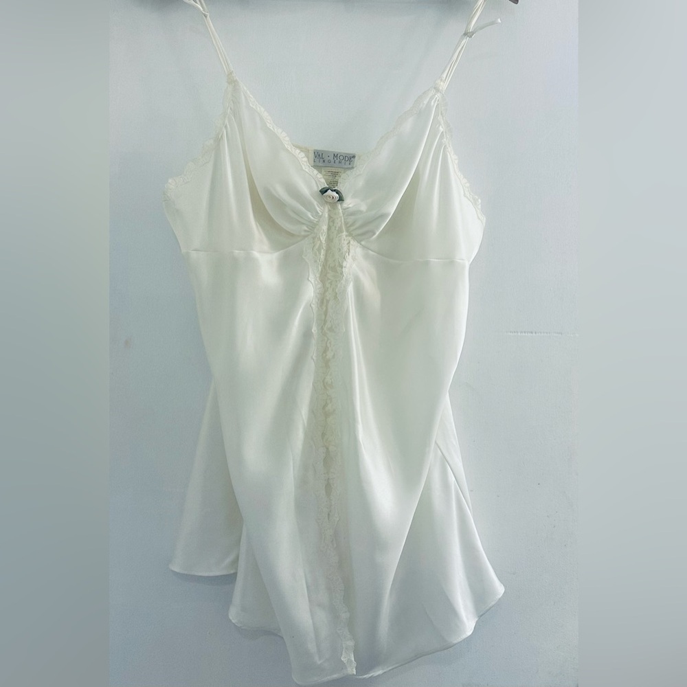 Vintage 1980’s Val Mode Lingerie Ivory White Lace Slip with Rose, Women Size XL